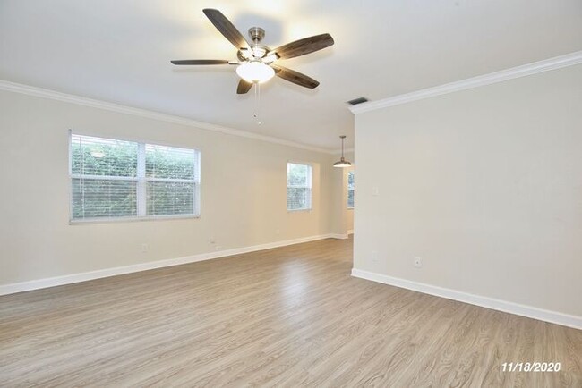 Building Photo - Beautiful 3/2 Home - College Park, Orlando...