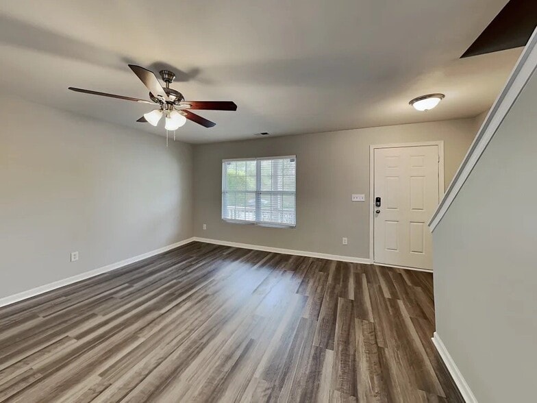 Building Photo - 2546 Buckleigh Dr