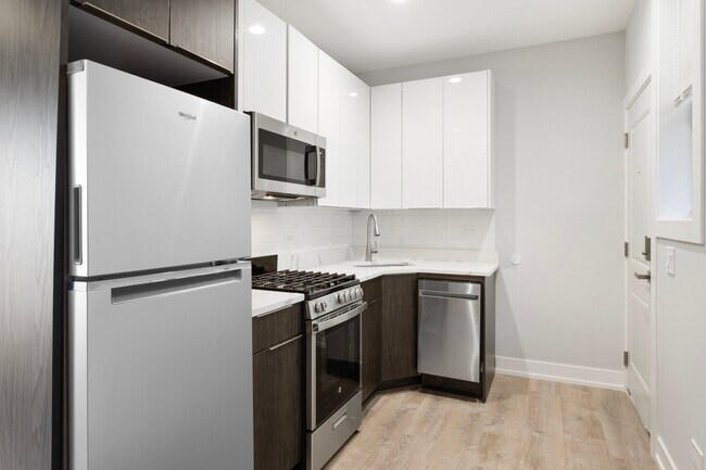 Building Photo - 1653 W Jonquil Terrace