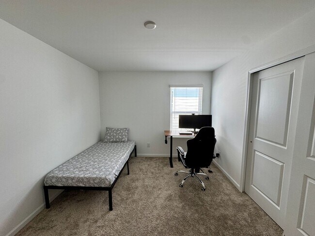 Building Photo - Beautiful 4BR/3BA Home in Parkside Crossing