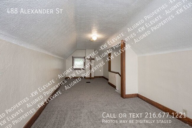 Building Photo - 3 floor Bright & Vibrant 4 bedroom home !