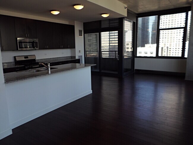 Building Photo - 235 W Van Buren St