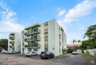 Building Photo - 1530 SW 2nd St