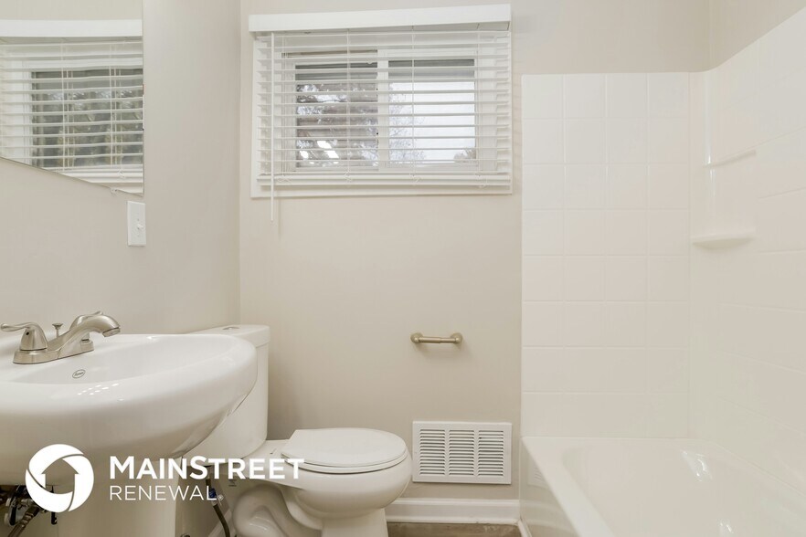 Building Photo - 10806 Bristol Terrace