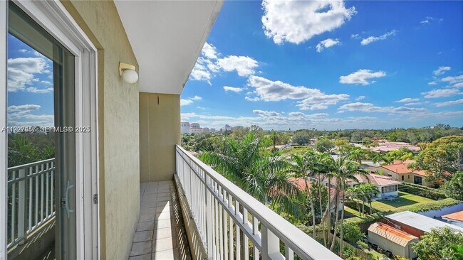 Building Photo - 120 Douglas Rd