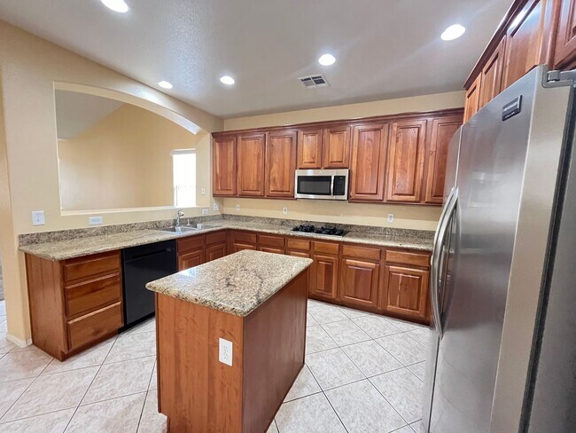 Building Photo - Southwest are 3 bedrooms and 2bathrooms si...