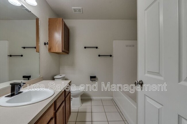 Building Photo - 1736 W Palm Pl