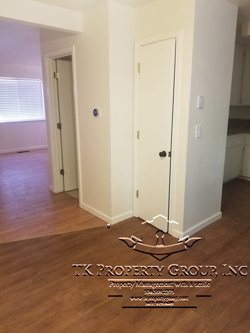 Building Photo - 1335 Oak Ridge Dr