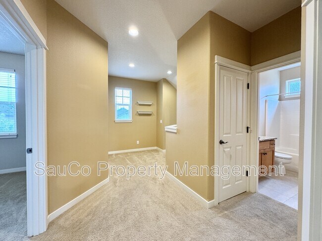 Building Photo - 16847 SW Tempest Way