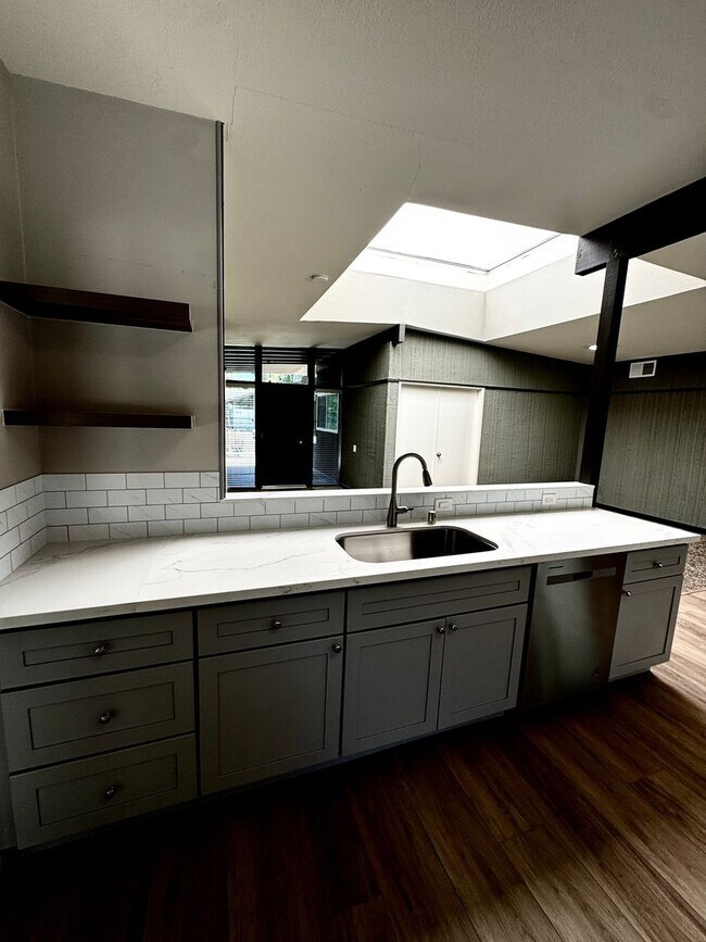 Building Photo - 1503 Brown Dr