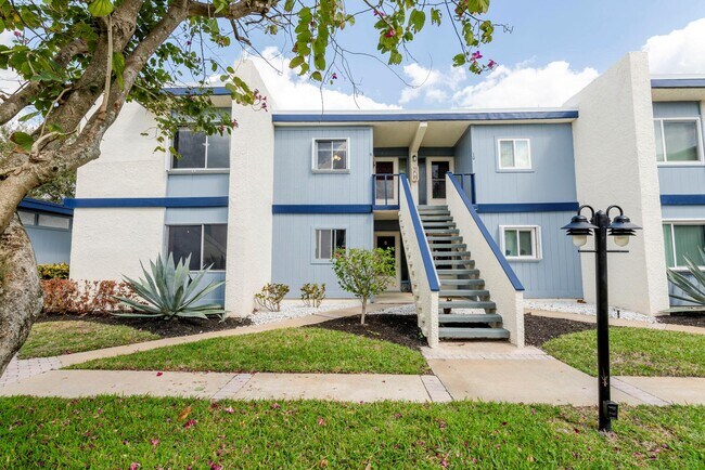Building Photo - 1561 NE 12th Terrace