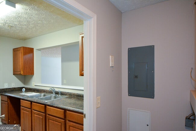 Building Photo - 4101 Fairington Club Dr