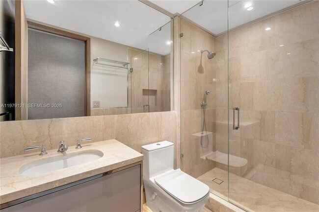 Building Photo - 15701 Collins Ave