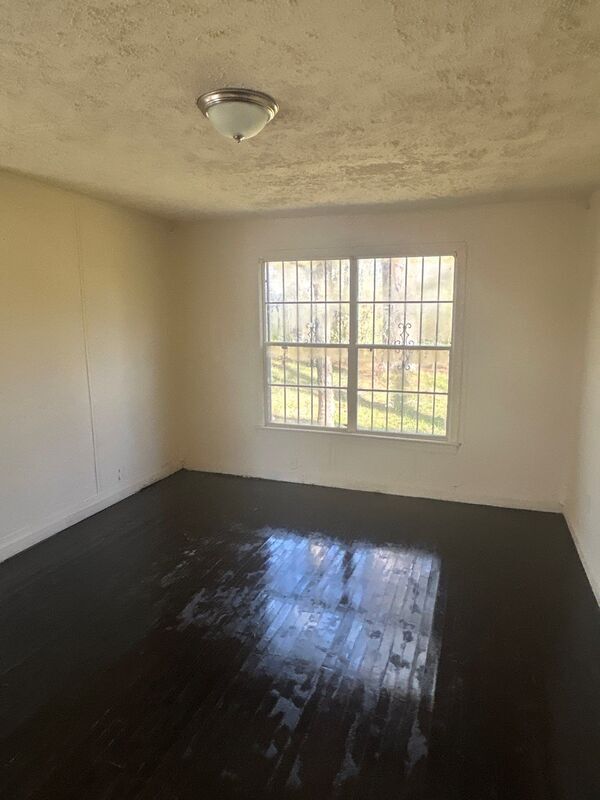 Building Photo - 126 Maple Ridge Dr