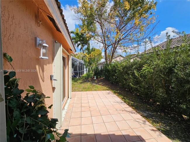 Building Photo - 4279 Greenbriar Ln