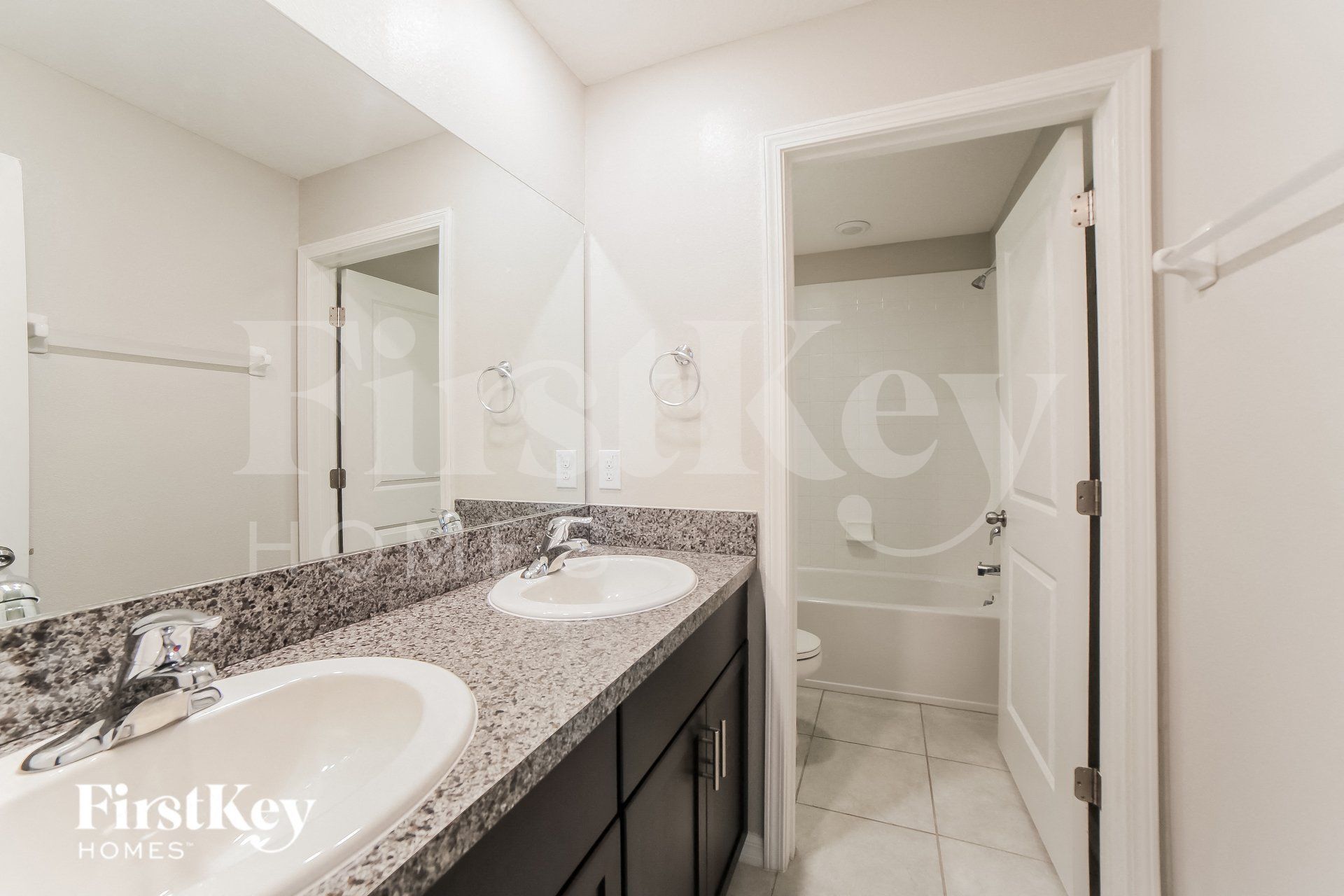 Building Photo - 10215 Cool Waterlily Ave