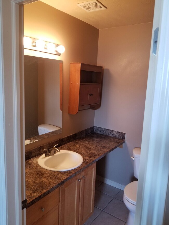 Building Photo - 550 Pheasant Ridge Dr