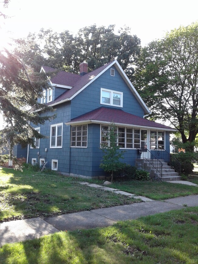 Primary Photo - 818 N 11th Ave