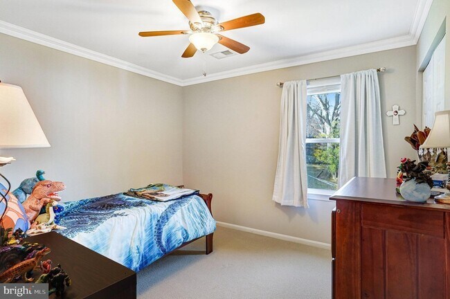 Building Photo - 6302 Shiplett Blvd