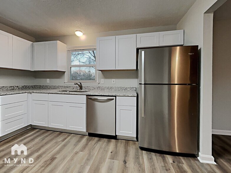 Building Photo - 6600 Barrington Dr