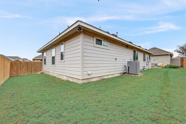 Building Photo - 124 Lasino Dr