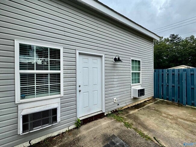Primary Photo - 3702 Squaw Valley Dr SW