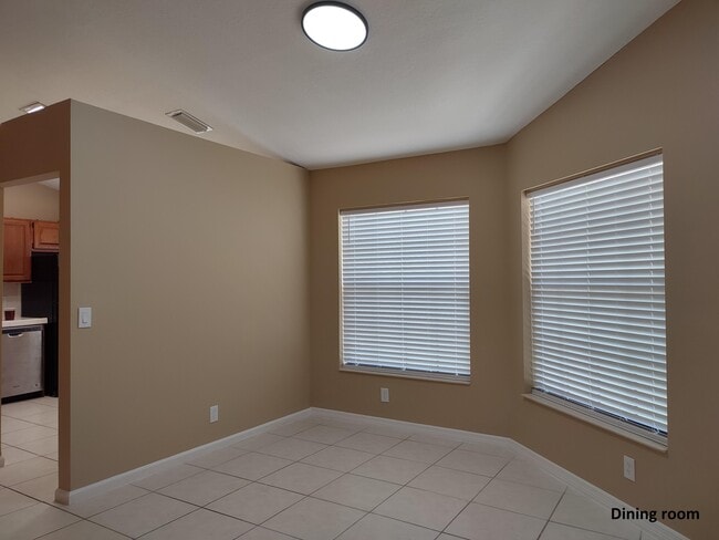 Building Photo - 3826 Circle Lake Dr