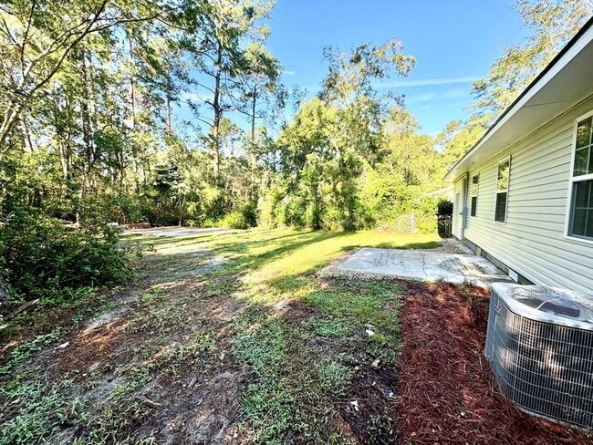 Building Photo - 413 Canna Dr