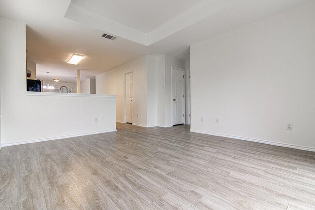 Building Photo - 205 Mood Lake Dr