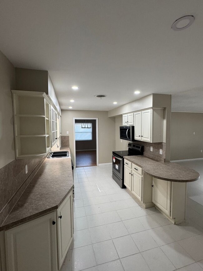 Building Photo - Charming 4 bedroom South Lakeland home wit...