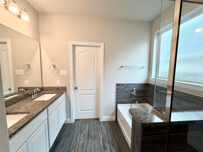 Building Photo - 415 Northern Pike Dr