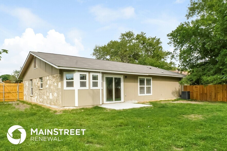 Building Photo - 4902 Buckwheat St