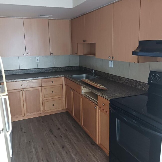 Building Photo - 5906 NW 21st St