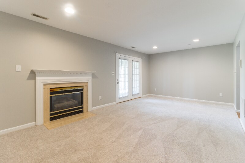 Building Photo - 733 Mashie Ct