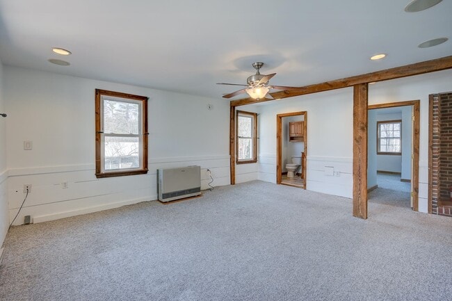 Building Photo - 99 Pine St