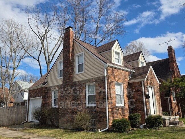 Building Photo - 5316 Buckingham