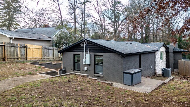Building Photo - 3/2 Available Now