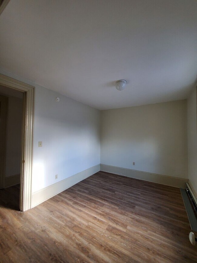 Building Photo - 377 White Deer Ave
