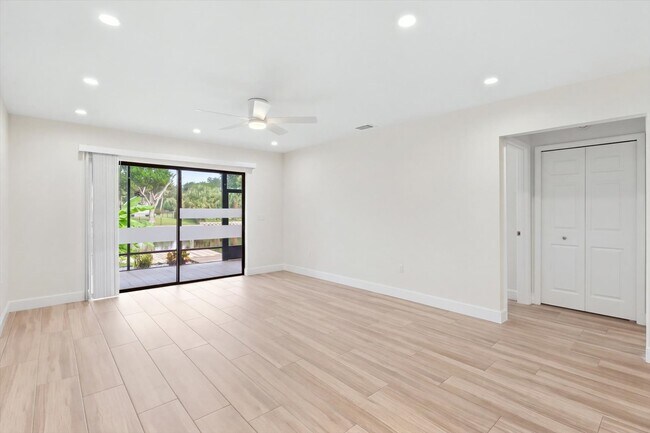 Building Photo - 11625 W Riverhaven Dr