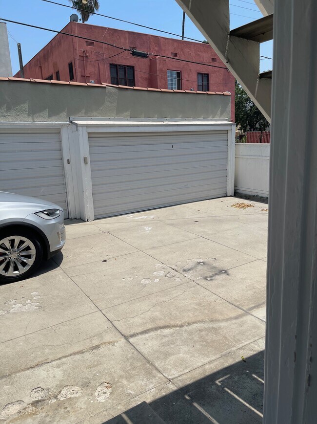 Building Photo - 106 N Edgemont St