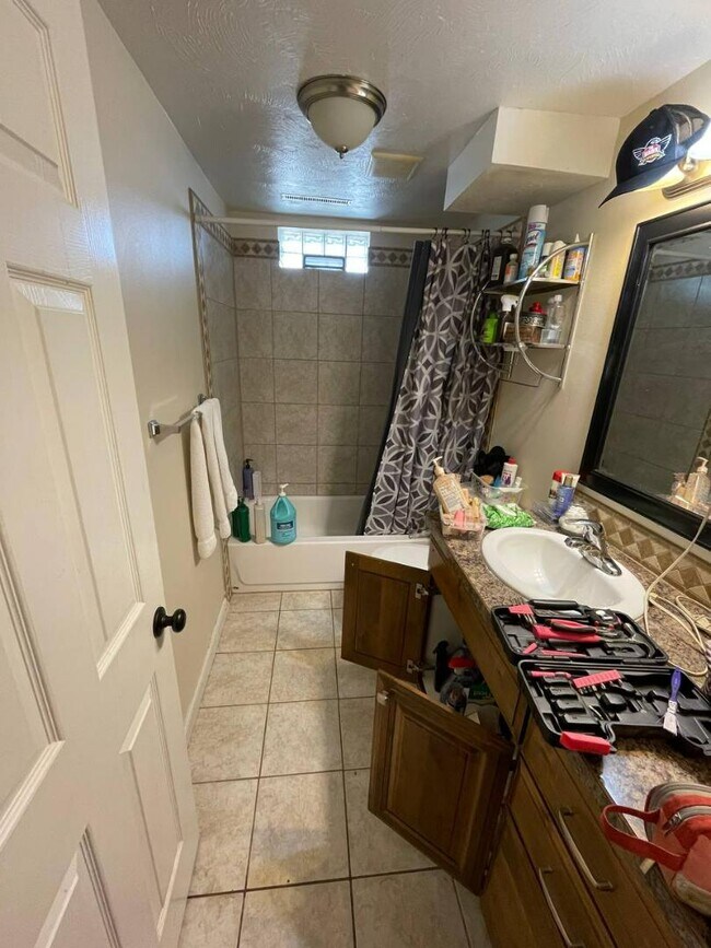 Building Photo - 3892 E 200 Rd N