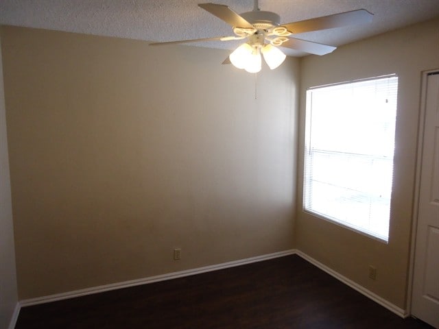 Building Photo - 5553 W Shangri-la Rd