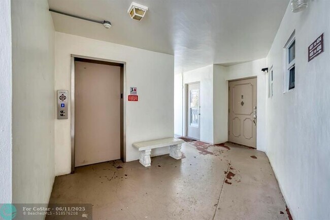 Building Photo - 3199 S Ocean Dr