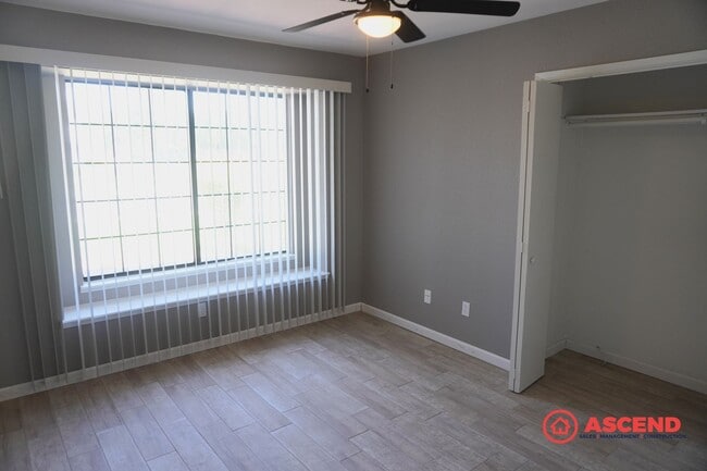 Building Photo - Beautiful 3 Bedroom Home Located in the Southwest!