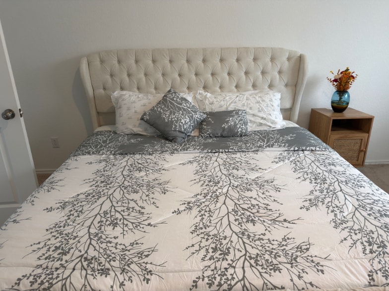 Primary Photo - 134 Maravillas Bnd