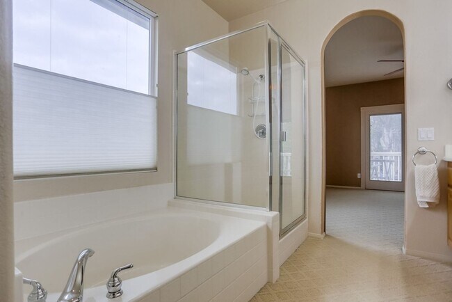 Building Photo - Amazing ocean view from this stunning Carlsbad home!