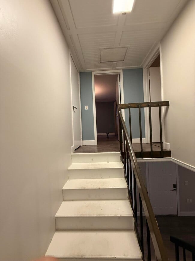 Building Photo - 1405 14th Ln