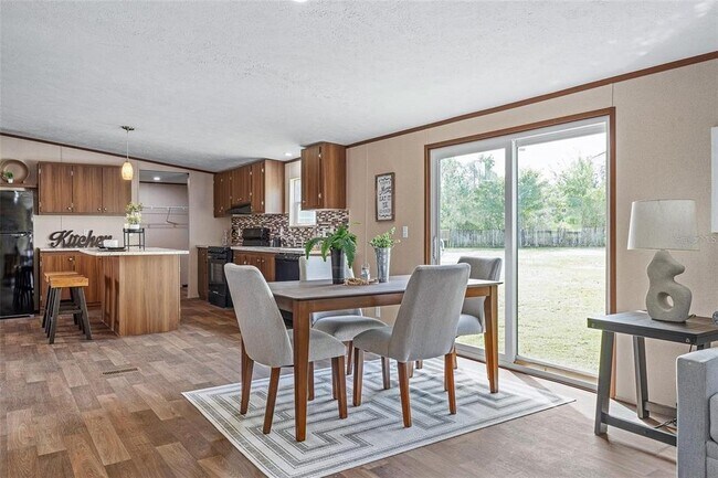 Building Photo - 8150 Cherokee Rd