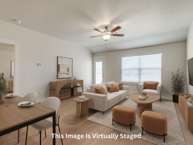 Building Photo - Beautiful 3-Bed Home - Pet Friendly & Move-In Ready