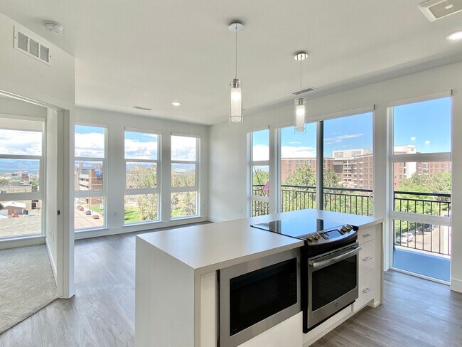 Building Photo - 3500 S Corona St